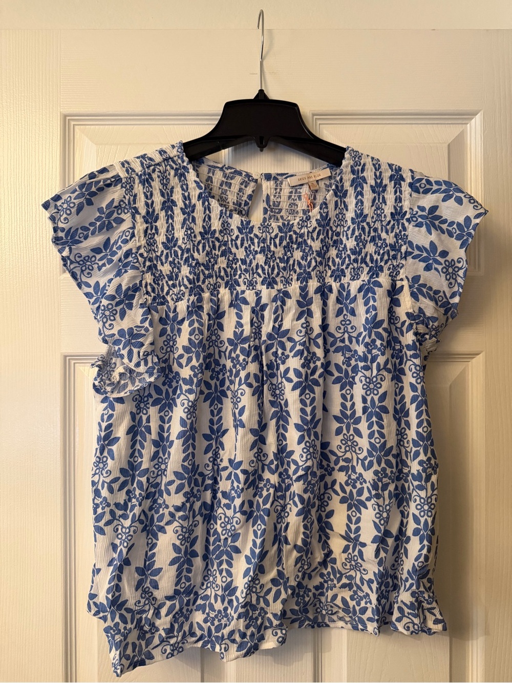 NWT Skies Are Blue Blue & White Floral Smocked Flutter Sleeve Blouse XL